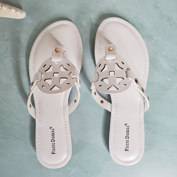 NEW Pierre Dumas White Open Toe Thong Sandals - Picture 2 of 5